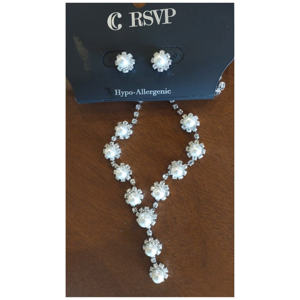 RSVP - Hypoallergenic Ivory Necklace an Earrings Set (Ensemble hypoallergenique  collier et boucles d'oreilles ivoire)