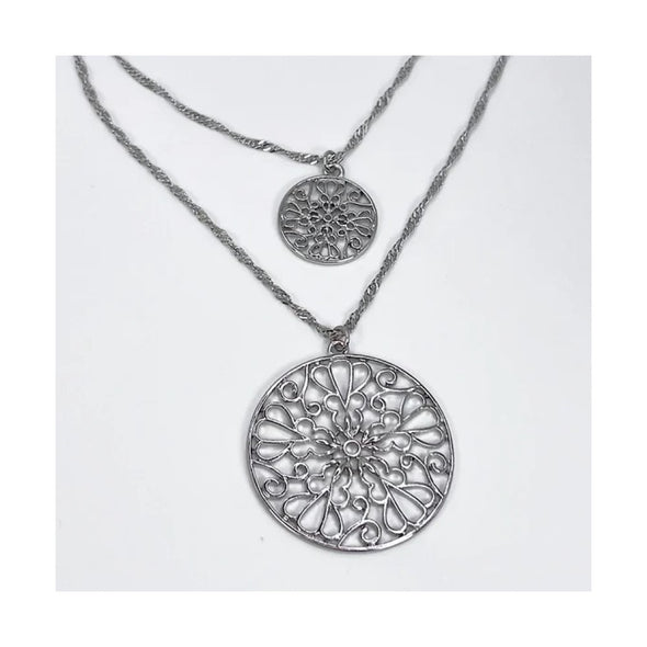 Christopher & Banks - Silver Tone Double Layer Medallion Necklace (Collier médaillon double couche en métal argenté)